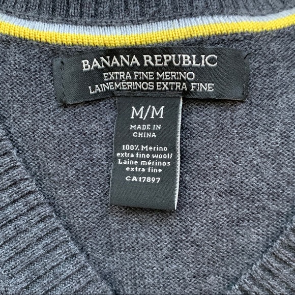 Banana Republic Grey 100% Extra Fine Merino Wool V-Neck Sweater - Picture 4 of 8